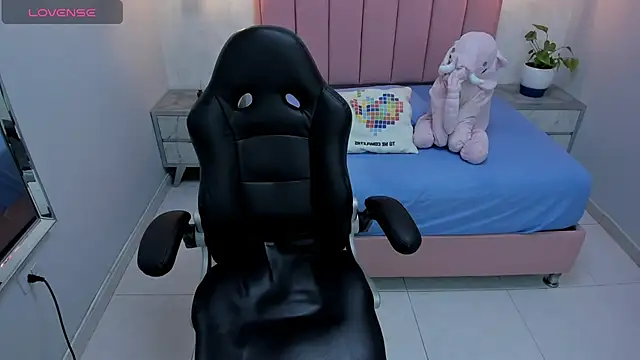 Snapshot of MAILYLOVE1 chatting on 02.11.25 MAILYLOVE1 online show from 02.11.25