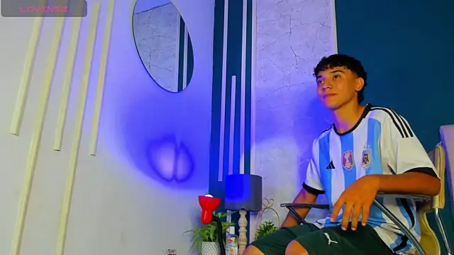 Snapshot of Austin_Cardieff chatting on 01.23.25 Austin Cardieff online show from 01.23.25