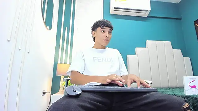 Snapshot of Austin_Cardieff chatting on 02.03.25 Austin Cardieff online show from 02.03.25