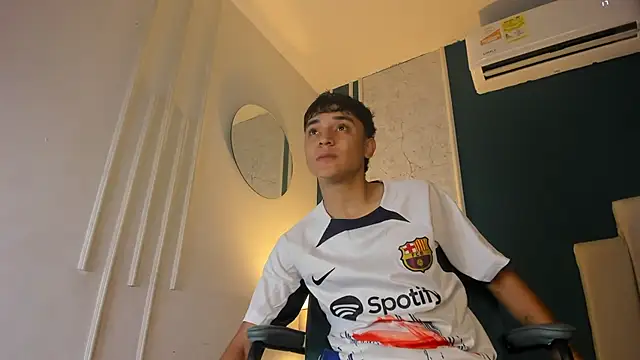 Snapshot of Austin_Cardieff chatting on 03.13.25 Austin Cardieff online show from 03.13.25