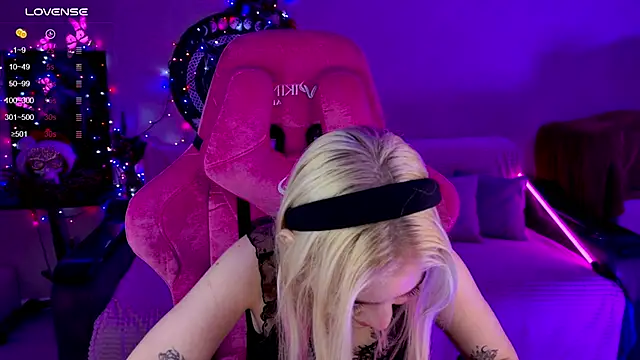 Shawty Blonde online show from 12.18.24
