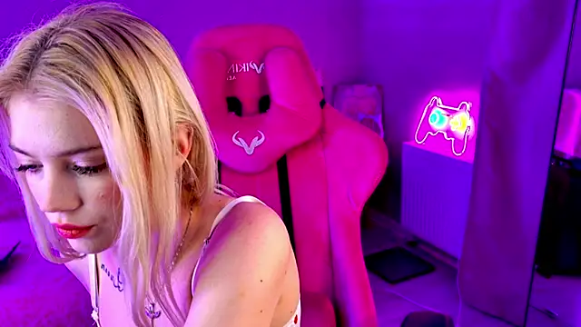 Shawty Blonde online show from 02.28.25