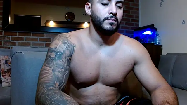 Snapshot of MaximoTorricelli chatting on 11.12.25 MaximoTorricelli online show from 11.12.25