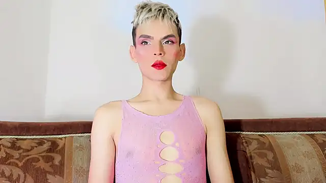 TatiGil online show from 10.12.25