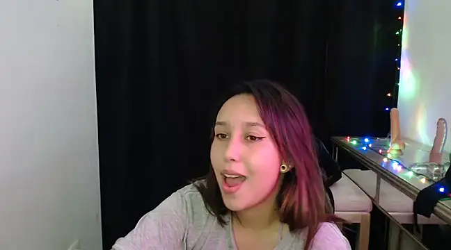 Skarlet Adams28 online show from 01.17.25