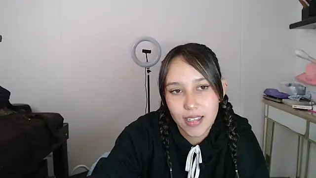 Skarlet Adams28 online show from 03.21.25