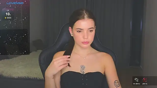 adrianawow1 online show from 10.30.25