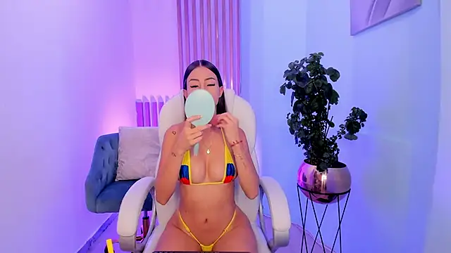 juliasprousse  online show from 02.22.25