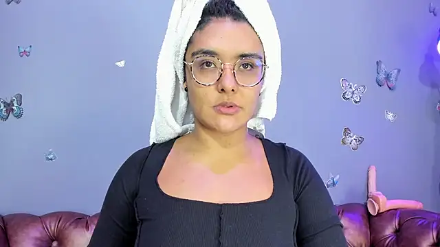 Snapshot of Kaira_mosse chatting on 10.22.25 Kaira mosse online show from 10.22.25