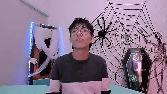 alexandersawyer online show from 10.14.25