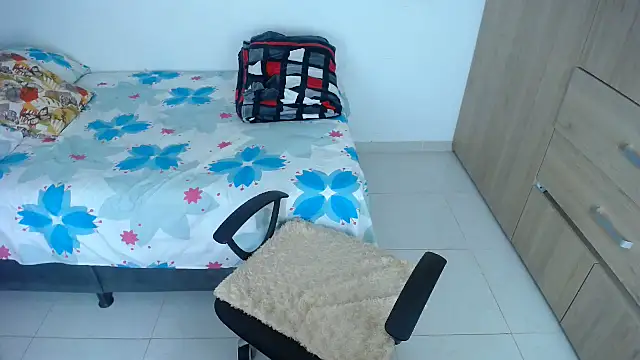 miajoseph  online show from 09.30.25