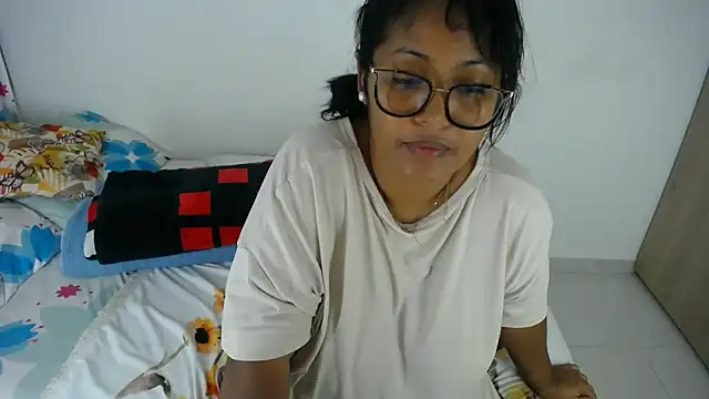 miajoseph  online show from 10.03.25