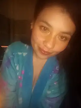 Snapshot of miarosse22 chatting on 10.05.25 miarosse22 online show from 10.05.25