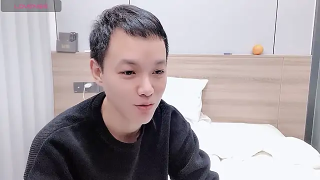 Snapshot of Lulu-y chatting on 12.06.24 Lulu-y online show from 12.06.24