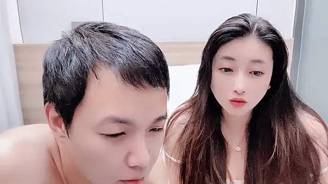 Snapshot of Lulu-y chatting on 01.03.25 Lulu-y online show from 01.03.25