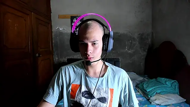 Snapshot of bruce_kane21 chatting on 09.11.25 bruce kane21 online show from 09.11.25