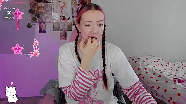 Snapshot of SweetieMollyy chatting on 03.18.25 SweetieMollyy online show from 03.18.25