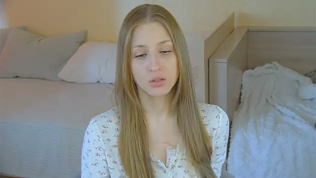 BritneyCruze online show from 04.14.26