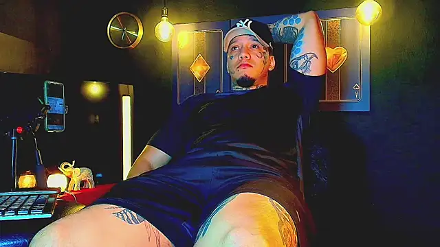 Snapshot of daimond_hope666 chatting on 10.13.25 daimond hope666 online show from 10.13.25