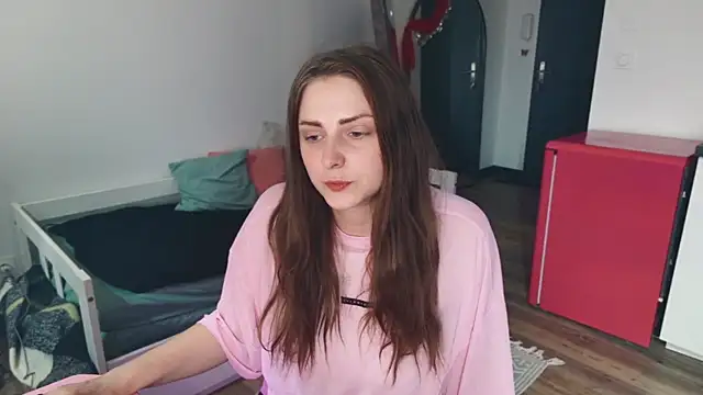 Snapshot of ce_leste__ chatting on 10.28.25 ce leste online show from 10.28.25