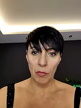 YOURHESZTIA online show from 12.27.24