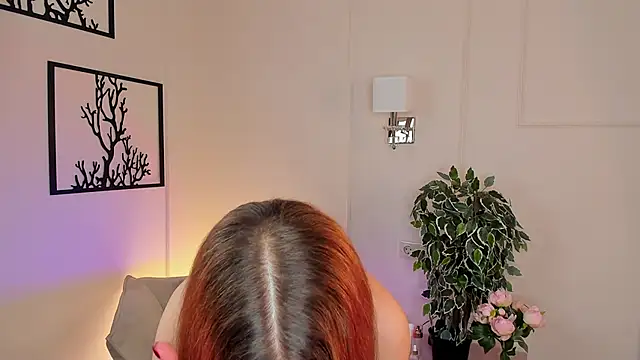 Snapshot of OdetteHarwick chatting on 03.22.25 OdetteHarwick online show from 03.22.25