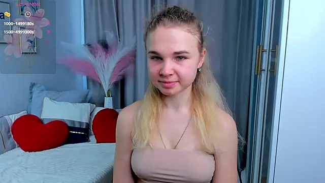 Snapshot of OdetteHarwick chatting on 10.17.25 OdetteHarwick online show from 10.17.25