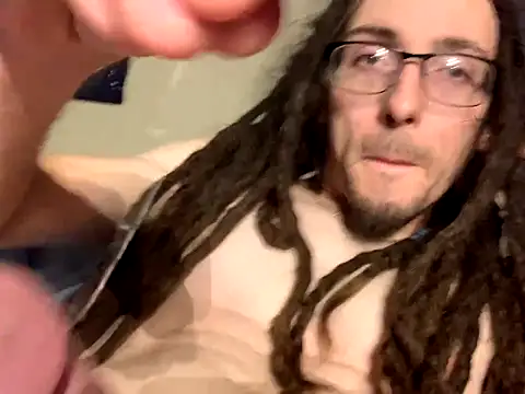 Snapshot of thiccplamp chatting on 10.10.25 thiccplamp online show from 10.10.25