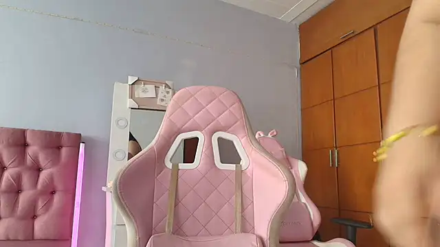 Snapshot of _69HONRY chatting on 12.16.24 69HONRY online show from 12.16.24
