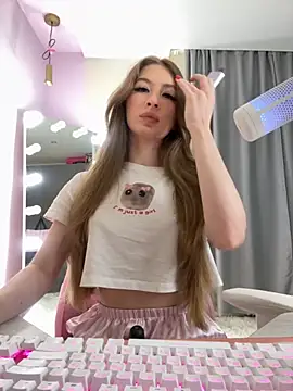Snapshot of your_girl_next_door chatting on 10.08.25 your girl next door online show from 10.08.25