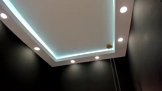 Snapshot of chloe_zulay chatting on 02.20.25 chloe zulay online show from 02.20.25