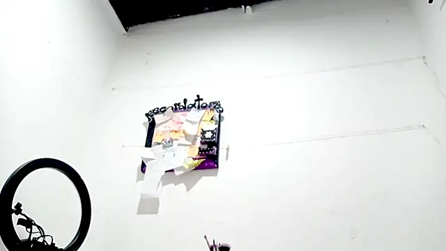 Snapshot of PetiteIvoryQueen19 chatting on 09.29.25 PetiteIvoryQueen19 online show from 09.29.25