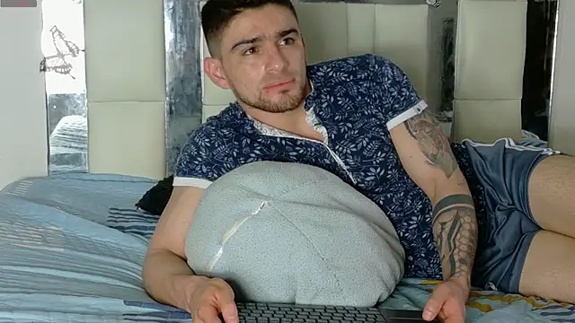 Sexy Alejandro  online show from 02.19.25