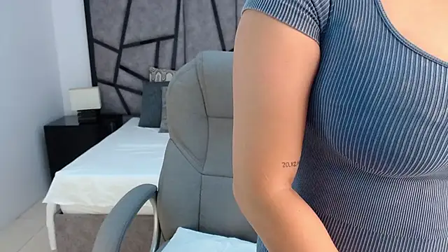 adhara cortez online show from 03.31.26