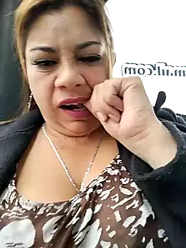 Laura-Hernandez online show from 12.23.24