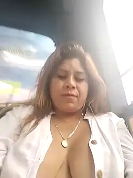 Laura-Hernandez online show from 01.07.25