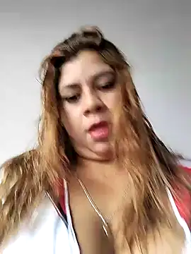 Laura-Hernandez online show from 01.10.25