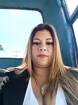 Laura-Hernandez online show from 01.22.25