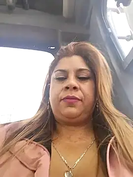 Laura-Hernandez online show from 03.05.25