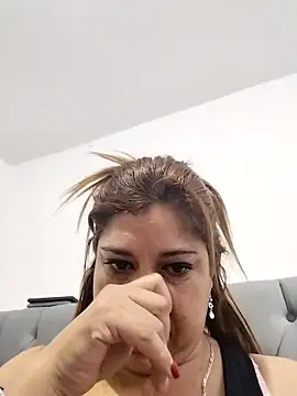 Laura-Hernandez online show from 03.19.25