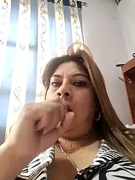 Laura-Hernandez online show from 09.30.25