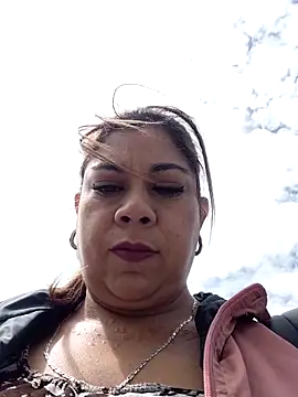 Laura-Hernandez online show from 11.17.25