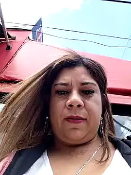 Laura-Hernandez online show from 11.18.25