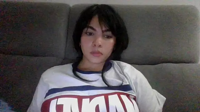 Kiri Cutee online show from 12.19.24