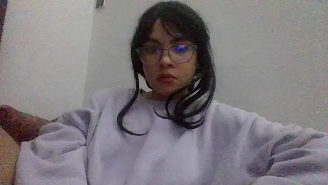 Kiri Cutee online show from 02.04.25