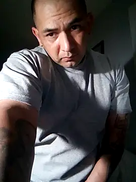 Snapshot of NewKing100 chatting on 12.17.24 NewKing100 online show from 12.17.24