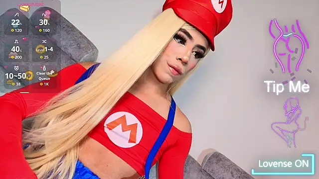 Kenia Fox online show from 10.28.25