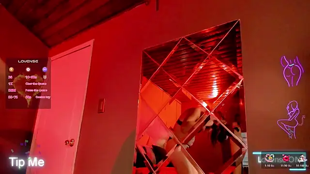 Snapshot of Alliemilky chatting on 10.28.25 Alliemilky online show from 10.28.25