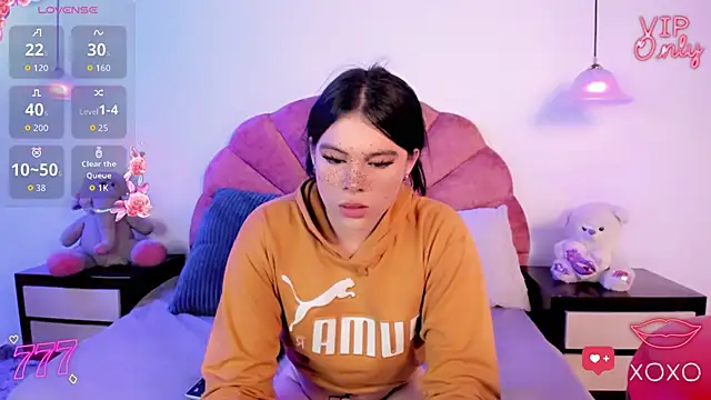 Snapshot of Alliemilky chatting on 02.13.26 Alliemilky online show from 02.13.26