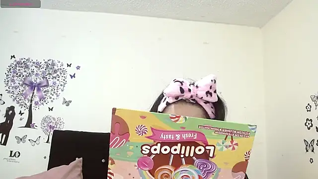 Snapshot of jeff_and_jade chatting on 09.13.25 jeff and jade online show from 09.13.25